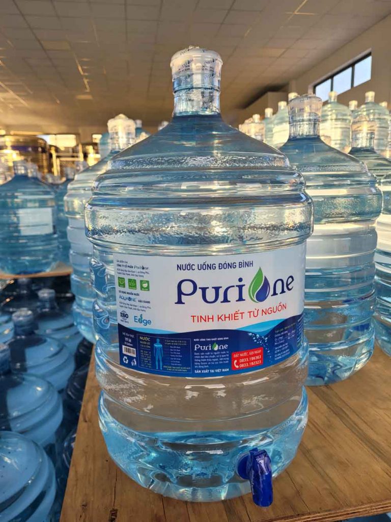 Nước uống đóng bình PuriOne 19L